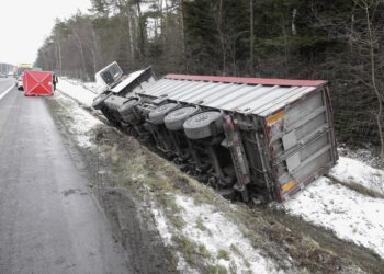 03.02.2023. Barcza. Wypadek na trasie S7 / Fot. Jarosław Kubalski – Radio Kielce