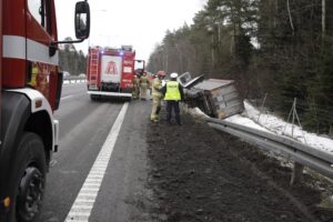 03.02.2023. Barcza. Wypadek na trasie S7 / Fot. Jarosław Kubalski – Radio Kielce