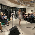 14.02.2023. Kielce. „Poczytalnia Na dVoRcu". Spotkanie autorskie poetek. Pokaz mody kieleckiej projektantki Ewy Łukawskiej. / Fot. Kamil Król - Radio Kielce