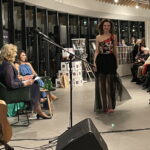 14.02.2023. Kielce. „Poczytalnia Na dVoRcu". Spotkanie autorskie poetek. Pokaz mody kieleckiej projektantki Ewy Łukawskiej. / Fot. Kamil Król - Radio Kielce