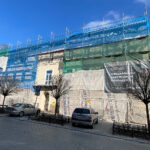 28.02.2023. Kielce. Ulica Mickiewicza. Remont budynku, w którym będą nowe mieszkania / Fot. Wiktor Taszłow - Radio Kielce