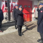 25.02.2023. Zakrzów. Przyjęcie OSP do KSRG. Na zdjęciu (od lewej): poseł Marek Kwitek, Piotr Krytusa - komendant powiatowy PSP w Sandomierzu, Grzegorz Rajca - zastępca komendanta wojewódzkiego PSP, Łukasz Zięba - PSP w Sandomierzu. / Fot. Grażyna Szlęzak - Radio Kielce