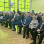 28.02.2023. Sandomierz. Odsłonięcie tablicy upamiętniającej członków młodzieżowej organizacji niepodległościowej „Młode Białe Orły” / Fot. Grażyna Szlęzak - Radio Kielce