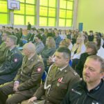 28.02.2023. Sandomierz. Odsłonięcie tablicy upamiętniającej członków młodzieżowej organizacji niepodległościowej „Młode Białe Orły” / Fot. Grażyna Szlęzak - Radio Kielce