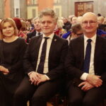 04.02.2023. Kielce. Spotkanie z politykami PiS. Na zdjęciu (od lewej): wiceminister Anna Krupka, senator Krzysztof Słoń, wiceminister Piotr Wawrzyk. / Fot. Wiktor Taszłow - Radio Kielce