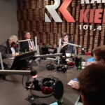 06.02.2023. Studio Polityczne Radia Kielce. / Fot. Wiktor Taszłow - Radio Kielce