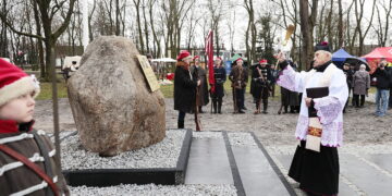 19.02.2023. Sobków. Przypomnieli o bohaterach Powstania Styczniowego. / Fot. Wiktor Taszłow - Radio Kielce