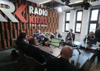 20.02.2023. Kielce. Studio Polityczne Radia Kielce / Fot. Wiktor Taszłow - Radio Kielce