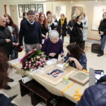 24.02.2023. Kielce. Aktorka Anna Dymna w Zespole Państwowych Szkół Plastycznych im. J. Szermentowskiego / Fot. Wiktor Taszłow – Radio Kielce