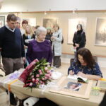 24.02.2023. Kielce. Aktorka Anna Dymna w Zespole Państwowych Szkół Plastycznych im. J. Szermentowskiego / Fot. Wiktor Taszłow – Radio Kielce