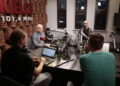 24.02.2023. Radio Kielce. Debata Sportowa. Na zdjęciu (od lewej): Dominik Masierak - TVP3 Kielce, Maciej Urban - CK Sport, Rafał Szymczyk - Radio Kielce, Damian Wysocki - Radio eM Kielce / Fot. Wiktor Taszłow - Radio Kielce