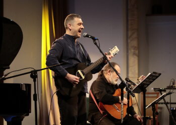 24.02.2022. Kielce. Koncert „Na niebieskim fortepianie. Ukraino – pamiętamy i pomagamy” / Fot. Wiktor Taszłow - Radio Kielce