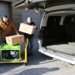 28.02.2023. Kielce. Pakowanie darów dla Ukrainy. / Fot. Wiktor Taszłow - Radio Kielce