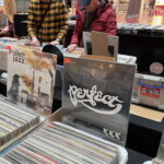 25.02.2023. Kielce, Galeria Echo. Kiermasz płytowy winylowych. / Fot. Michał Kita - Radio Kielce