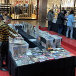 25.02.2023. Kielce, Galeria Echo. Kiermasz płytowy winylowych. / Fot. Michał Kita - Radio Kielce