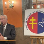 Meandry Konstytucji z 1997 roku tematem Świętokrzyskiej Akademii Samorządowej - Radio Kielce 13.02.2023. Kielce, WDK. Świętokrzyska Akademia Samorządowa. Na zdjęciu poseł Krzysztof Lipiec. / Fot. Michał Kita - Radio Kielce