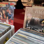 25.02.2023. Kielce, Galeria Echo. Kiermasz płytowy winylowych. / Fot. Michał Kita - Radio Kielce