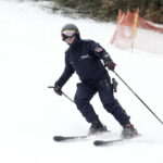 03.02.2023 Kielce. Stok narciarski na Stadionie. Policjanci na nartach / Fot. Jarosław Kubalski - Radio Kielce