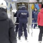 03.02.2023 Kielce. Stok narciarski na Stadionie. Policjanci na nartach / Fot. Jarosław Kubalski - Radio Kielce