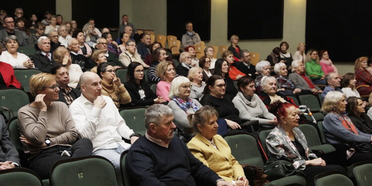 11.02.2023 Kielce. Zespół Państwowych Szkół Muzycznych im. Ludomira Różyckiego. Koncert Lwowskiej Orkiestry Kameralnej "Akademia” / Fot. Jarosław Kubalski - Radio Kielce