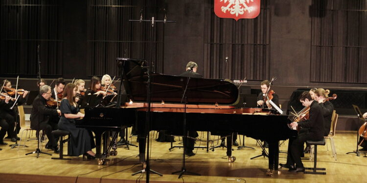 11.02.2023 Kielce. Zespół Państwowych Szkół Muzycznych im. Ludomira Różyckiego. Koncert Lwowskiej Orkiestry Kameralnej "Akademia” / Fot. Jarosław Kubalski - Radio Kielce