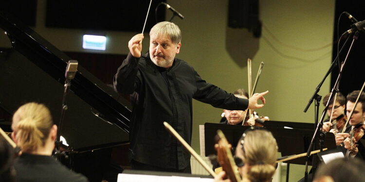 11.02.2023 Kielce. Zespół Państwowych Szkół Muzycznych im. Ludomira Różyckiego. Koncert Lwowskiej Orkiestry Kameralnej "Akademia” / Fot. Jarosław Kubalski - Radio Kielce