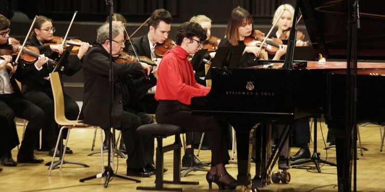 11.02.2023 Kielce. Zespół Państwowych Szkół Muzycznych im. Ludomira Różyckiego. Koncert Lwowskiej Orkiestry Kameralnej "Akademia” / Fot. Jarosław Kubalski - Radio Kielce