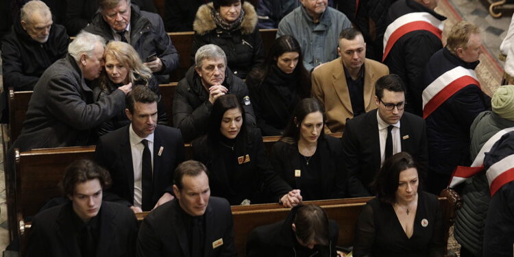 17.02.2023 Kielce. Katedra. Uroczystości pogrzebowe założyciela świętokrzyskiej Solidarności Mirosława Domińczyka / Fot. Jarosław Kubalski - Radio Kielce