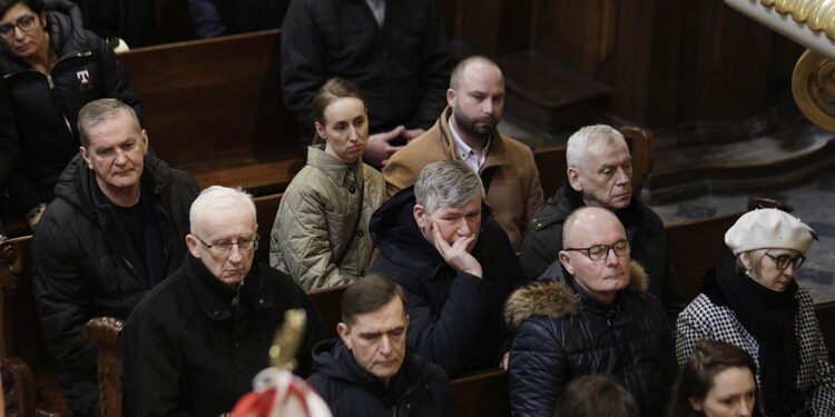 17.02.2023 Kielce. Katedra. Uroczystości pogrzebowe założyciela świętokrzyskiej Solidarności Mirosława Domińczyka / Fot. Jarosław Kubalski - Radio Kielce