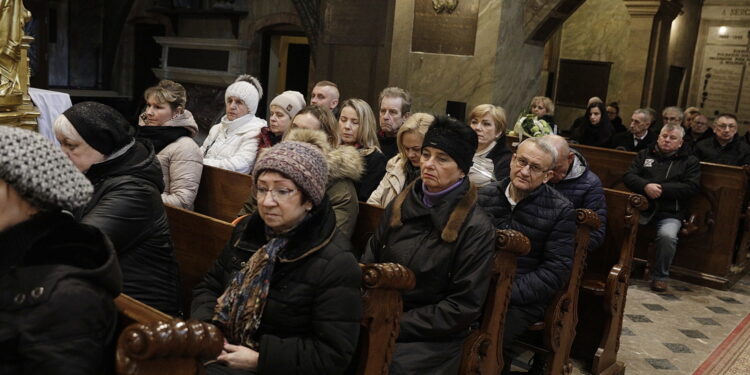 17.02.2023 Kielce. Katedra. Uroczystości pogrzebowe założyciela świętokrzyskiej Solidarności Mirosława Domińczyka / Fot. Jarosław Kubalski - Radio Kielce