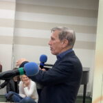 Jan Englert spotkał się z kielecką publicznością - Radio Kielce 21.02.2023. Kielce. Spotkanie z Janem Englertem. / Fot. Piotr Kwaśniewski - Radio Kielce