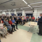 Jan Englert spotkał się z kielecką publicznością - Radio Kielce 21.02.2023. Kielce. Spotkanie z Janem Englertem. / Fot. Piotr Kwaśniewski - Radio Kielce