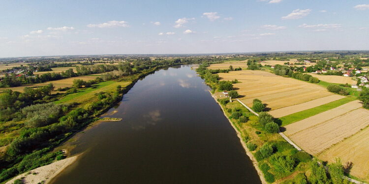 Ministerstwo Infrastruktury: większa ochrona wód przed azotanami - Radio Kielce
