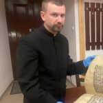 Sandomierz. Książka wydana przez Bibliotekę Diecezjalna w Sandomierzu .Na zdjęciu: ks Piotr Tylec / Fot. Grażyna Szlęzak - Radio Kielce