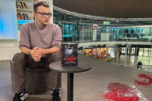 Poczytalnia TV. Na zdjęciu: Marcel Woźniak, autor książki „Rzeźnik z Lyonu” / Fot. TVP3 Kielce
