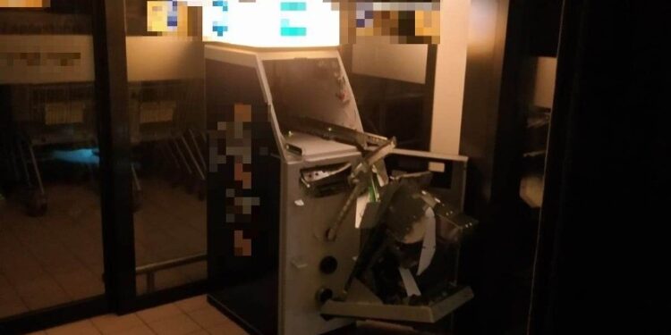Wysadzono bankomat w Pawłowie. Sprawcy poszukiwani
