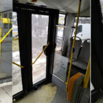 Wybita szyba w autobusie MPK Kielce / źródło: MPK Kielce