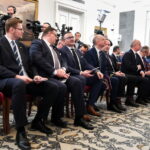 08.03.2023. Warszawa. Uroczystość wręczenia not identyfikacyjnych rodzinom ofiar terroru komunistycznego i zbrodni niemieckich w Belwederze w Warszawie. Ogłoszone zostały nazwiska 20 osób, których szczątki zostały odnalezione i zidentyfikowane w ramach działań Instytutu Pamięci Narodowej / Fot. Andrzej Lange - PAP