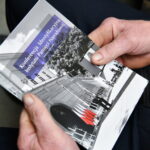 08.03.2023. Warszawa. Uroczystość wręczenia not identyfikacyjnych rodzinom ofiar terroru komunistycznego i zbrodni niemieckich w Belwederze w Warszawie. Ogłoszone zostały nazwiska 20 osób, których szczątki zostały odnalezione i zidentyfikowane w ramach działań Instytutu Pamięci Narodowej / Fot. Andrzej Lange - PAP