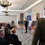 08.03.2023. Warszawa. Uroczystość wręczenia not identyfikacyjnych rodzinom ofiar terroru komunistycznego i zbrodni niemieckich w Belwederze w Warszawie. Ogłoszone zostały nazwiska 20 osób, których szczątki zostały odnalezione i zidentyfikowane w ramach działań Instytutu Pamięci Narodowej / Fot. Andrzej Lange - PAP