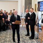 08.03.2023. Warszawa. Uroczystość wręczenia not identyfikacyjnych rodzinom ofiar terroru komunistycznego i zbrodni niemieckich w Belwederze w Warszawie. Ogłoszone zostały nazwiska 20 osób, których szczątki zostały odnalezione i zidentyfikowane w ramach działań Instytutu Pamięci Narodowej / Fot. Andrzej Lange - PAP