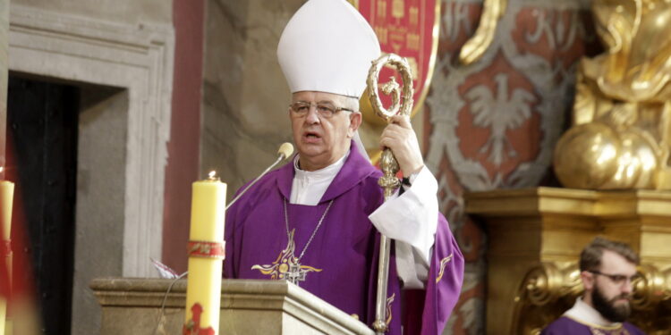Na zdjęciu: Jan Piotrowski - biskup kielecki / Fot. Jarosław Kubalski - Radio Kielce