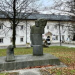 Pińczów. Pomnik Adolfa Dygasińskiego. / Fot. zeromszczacy.pl