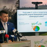 17.03.2023. Kielce. Świętokrzyskie samorządy otrzymały pieniądze na usuwanie azbestu. Na zdjęciu: Bartłomiej Dorywalski - pełnomocnik okręgu koneckiego Prawa i Sprawiedliwości / Fot. Marcin Marszałek – Radio Kielce