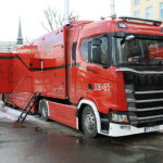 08.03.2023. Warszawa. Prezentacja mobilnych laboratoriów dla Państwowej Straży Pożarnej na parkingu MSWiA w Warszawie / Fot. PAP - Rafał Guz