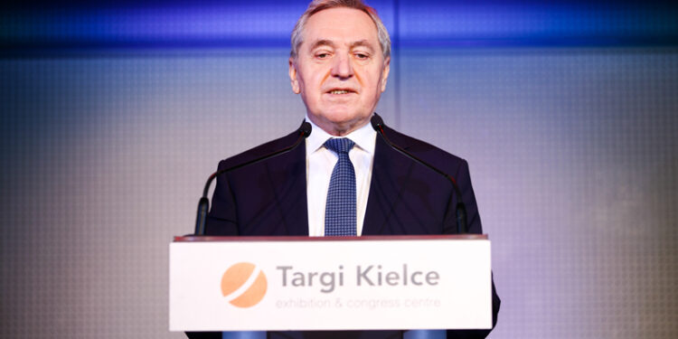 Będzie program skupowy i wsparcia eksportu dla poszkodowanych przez ceny zbóż - Radio Kielce