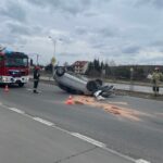 13.03.2023. Kielce. Dachowanie na ul. Krakowskiej / Fot. Dionizy Krawczyński - Radio Kielce