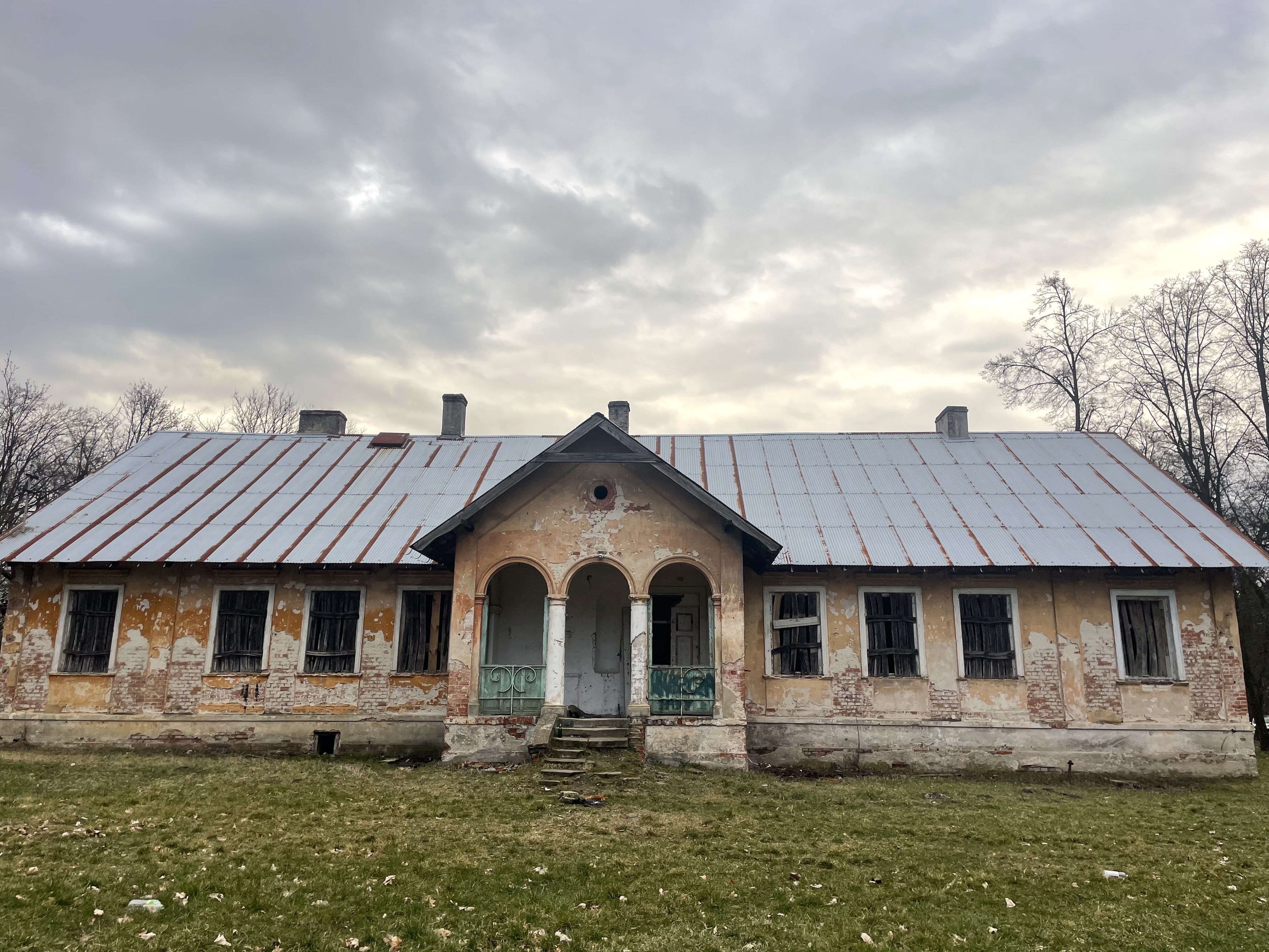 Kto wyremontuje zabytkowy dworek w Ruszczy?