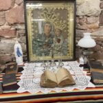 12.03.2023. Pokrzywnica, gmina Pawłów. Wystawa obrazów religijnych. / Fot. Anna Głąb - Radio Kielce