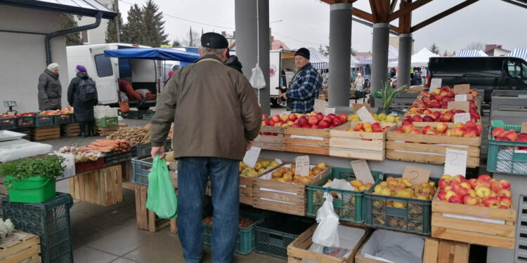 Część gmin nie wyznaczyła miejsc do handlu dla rolników - Radio Kielce